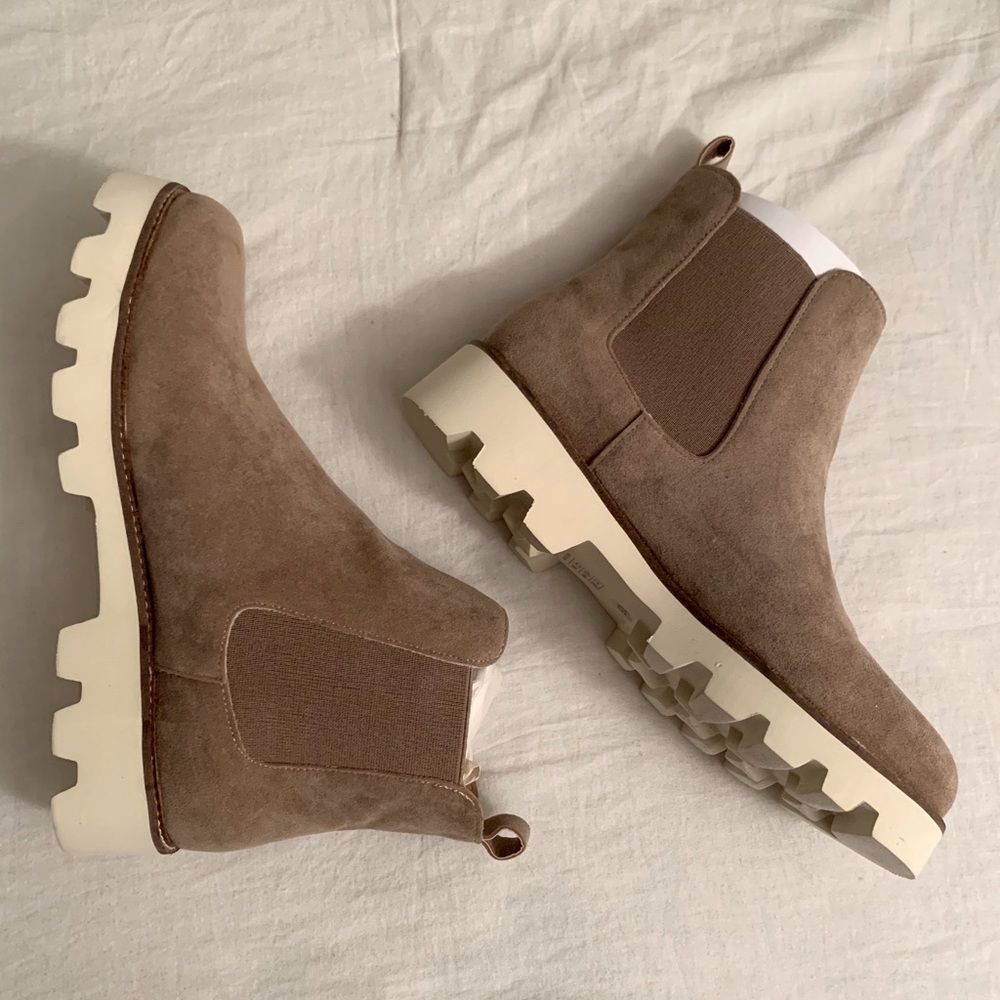 BRAND NEW Jessie Girl Chelsea Boots